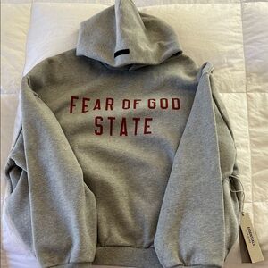 🔥 FEAR OF GOD ESSENTIALS Fleece Hoodie in Soft Heather Gray. Brand new SZ. M